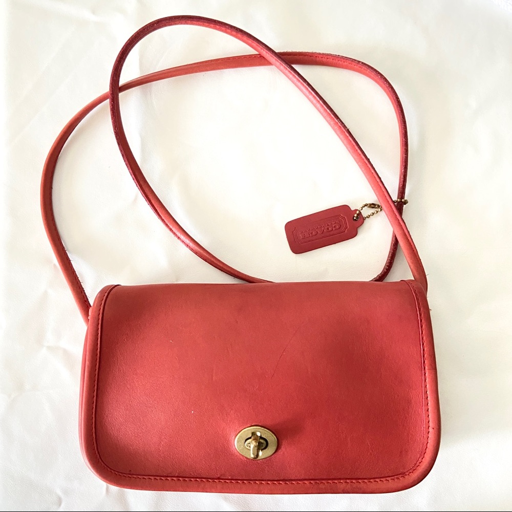 Vintage COACH Dinky Red Turn Lock Crossbody